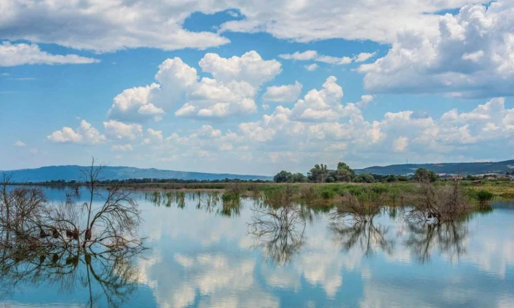 Αραιές βροχές και αύξηση της θερμοκρασίας «αδειάζουν» τις λίμνες Βόλβη, Κορώνεια, Δοϊράνη και Πικρολίμνη